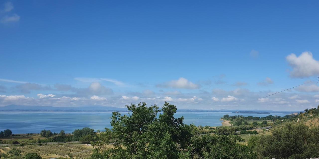 Aparthotel Poloturisticoumbria Rustico Con Piscina Vista Lago à Passignano sul Trasimeno Extérieur photo